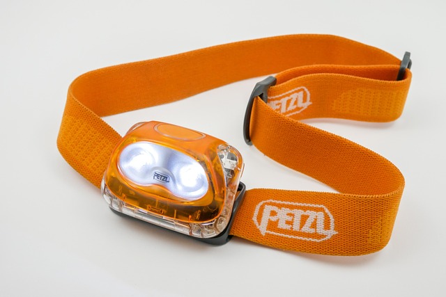 GENTOS、FENIX、LEDLENSERなど、有名ライトメーカーのロゴが並び、信頼性と品質をアピールしている
