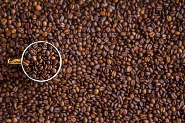 ハリオ、カリタ、メリタなど有名コーヒー器具ブランドのロゴと製品