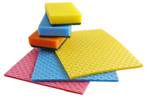 ダーマローラーを消毒し、清潔な状態で使用している様子