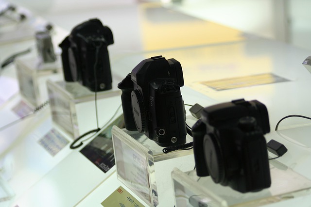 Canon, Nikon, Sonyなど主要カメラメーカーのロゴが並ぶイメージ