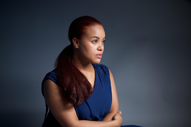 ヘアドライブラシで髪を乾かす手順