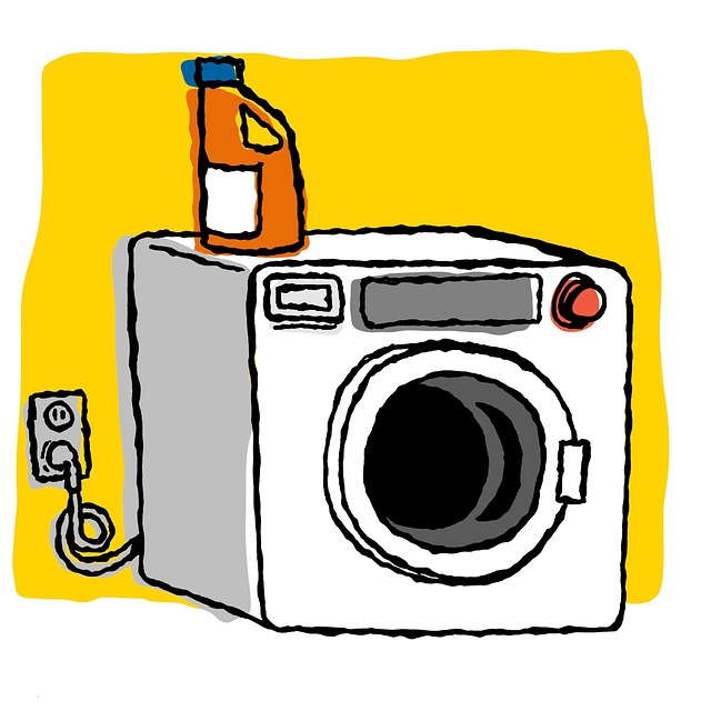 スウェットを洗濯ネットに入れて洗濯機に入れる様子