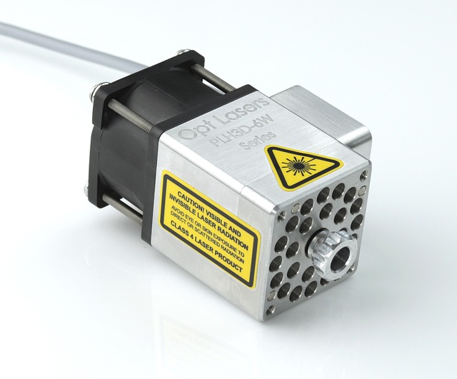 レーザー機器の操作パネルと出力レベルを示す表示