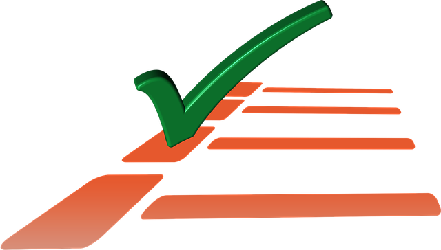 ヘアケアジェルの成分表示を注意深く確認する人