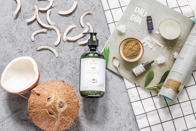 様々な種類のヘアケアシャンプーが並べられた棚のイメージ