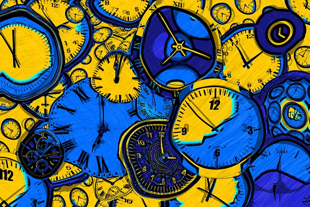 デジタル時計、アナログ時計、目覚まし時計など様々な種類の置き時計