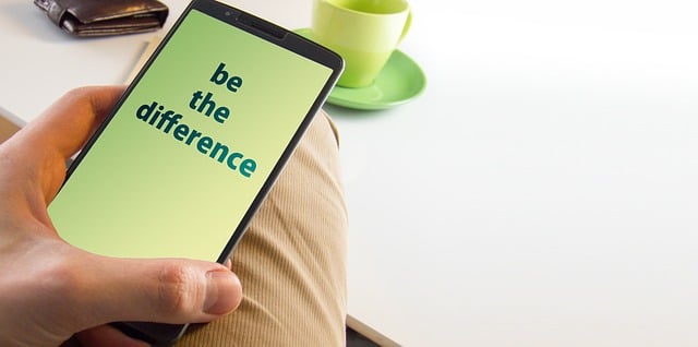 異なる素材と形状のペグが並べられた比較画像