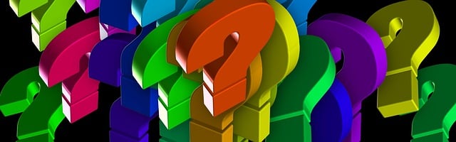 工具セット購入前に注意すべき点を表すチェックリストと疑問符