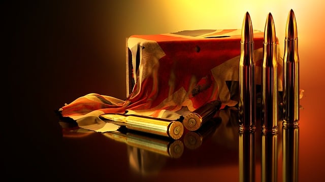 ハンドブレンダーの購入を検討する女性がカタログを見ている