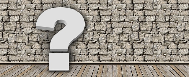 PCスピーカー購入時の注意点を表すチェックリストと疑問符